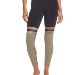 Alo Yoga Player 7/8 Leggings Size Small Black Green Colorblock Activewear